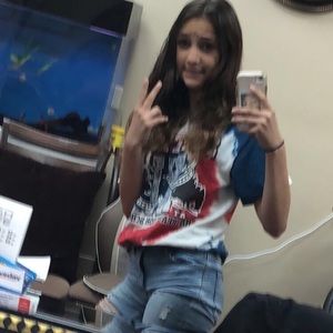 Meet your Posher, Hana